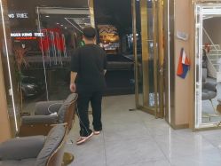 -一東造型烫发染发