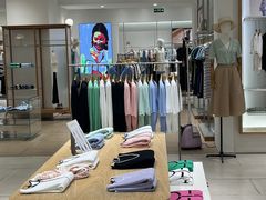 -王府井奥莱临潼小镇(临潼店)