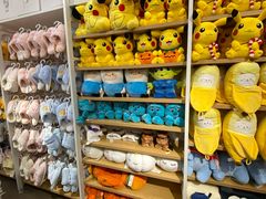 -名创优品(机场路百信广场店)
