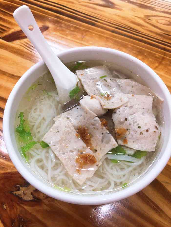 乌弟新亨粿条汤-"小店位于灵芝园小区内,在市场附近,还是很.