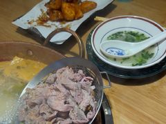 -洱火云南酸菜牛肉火锅(石景山当代商城店)