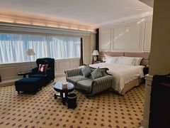 -深圳富苑皇冠假日套房酒店