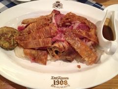 烤猪肘-皇冠自酿啤酒坊(中国红街5号楼店)