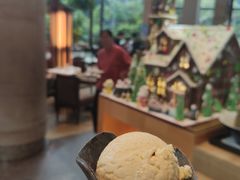 -松山湖凯悦酒店·Café自助餐厅·周末火舞秀表演