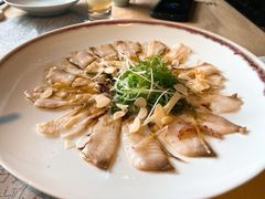 薄切鲜鱼片-穹六人间 people 6(岳阳路店)