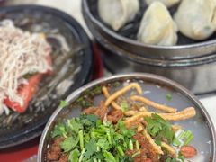 -刚砂锅鸡丝米线