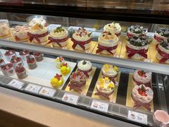 奶油草莓蛋糕-花花卷卷·鲜食蛋糕(静安久光百货店)