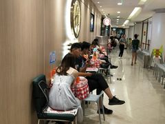 等位区-海底捞火锅(银泰中心店)