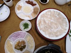 金鲷鱼生及配料-寻味顺德·南记酒家·传统顺德菜·鱼生(广源路店)