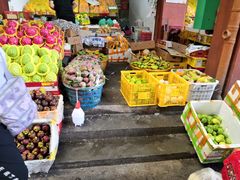 -三亚新鸿港水果一级批发市场