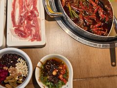 -来龍儿鲜切牛肉自助老火锅