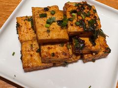 香煎石屏豆腐-一坐一忘云南菜(北京skp店)