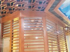 -浅深休闲酒店-停车场
