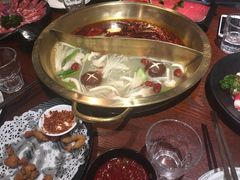 -重庆爽翻天老火锅(临平万达广场店)
