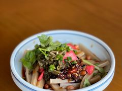 -包整·丝娃娃(一览甲秀楼风景店)