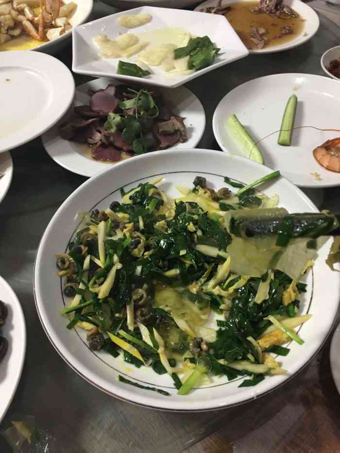 春香阁酒楼-"这家店刚开张 那个排队的人 超多,我们买.