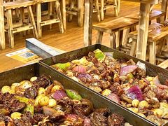 -老东镇啤酒屋海鲜加工·蒸汽海鲜·海鲜烧烤(台东店)