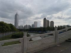 -万绿园
