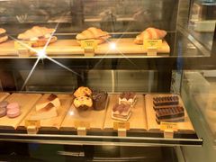 面包甜点陈列柜-麦当劳(总统大酒店店)