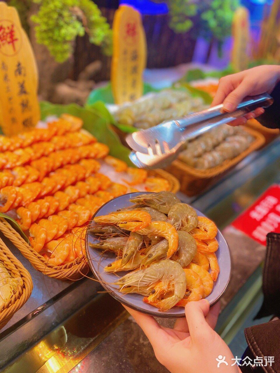 这家海鲜自助不限量，轻松吃回本！