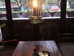 靠窗位-Carbon莫卡哆·意大利复古集市餐厅(杭州大厦店)