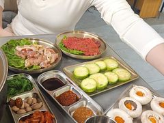 -围炉肉舍•炭烤活鳗•丹东海鲜烤肉(步行街店)