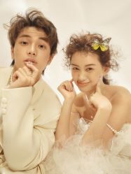 -至臻微拉婚纱摄影