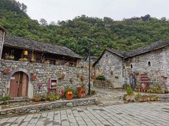 -高荡千年布依古寨旅游景区