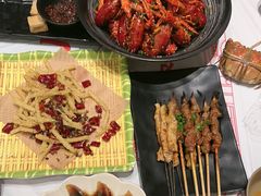 -肥肥虾庄·金牌油焖大虾(汉口城市广场店)
