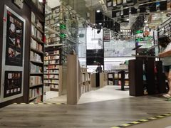 -钟书阁(群光广场店)