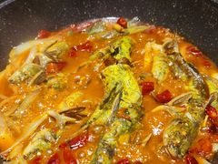 黄辣丁鲜鱼锅-小小河边鱼(天润城店)