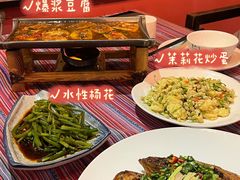 -香巴拉云南餐厅(华莱坞店)