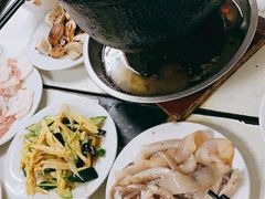 凉拌黄瓜腐竹-大槐树烤肉馆