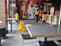 大堂-麦当劳(得来速店)