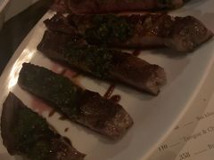 草饲肋眼牛排佐红葱欧芹香辣酱-Ocean's Table 欧舍