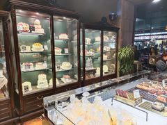 面包甜点陈列柜-红跑车(三牌楼店)