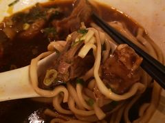 -晶华冠军牛肉面坊