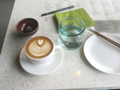 木瓜糯米糍&nbsp;红豆糯米糍&nbsp;玫瑰白巧克力&nbsp;芝士蛋糕&nbsp;冰拿铁&nbsp;馥芮白-半山腰·云南菜(侨福芳草地店)