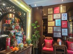 等位区-老牌坊•鲁菜名店•地道济南菜(大观园商埠店)