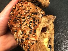 杂谷多面包-野上麦田(中贸广场店)