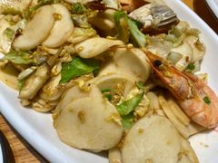 海鲜炒年糕-金海湾海鲜排档(朱家尖店)