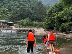 -安吉龙王山峡谷漂流