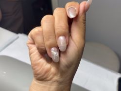 -小黑瓶美甲美睫