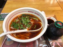 -呷佬·长沙手工米粉(金沙江路店)