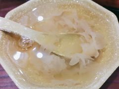 -舒小笼松针小笼包