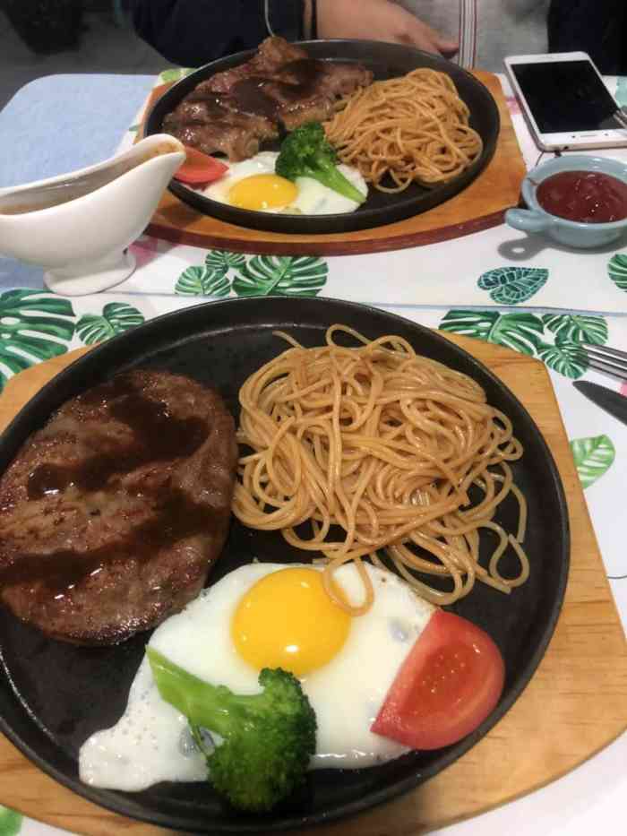 初客牛排(恒盛店"非常荣幸可以参加点评霸王餐的年会活动.