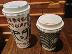 -星巴克(上海虹桥新天地二店)