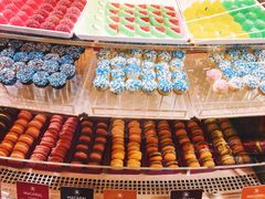 -文艺复兴百货(米兰大教堂广场店)