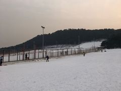 -十三陵雪世界滑雪场
