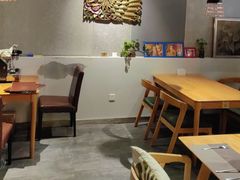 -FOUR PLAY BAR